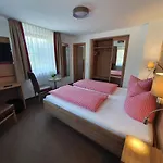 Pensionat Alte Schreinerei 3*